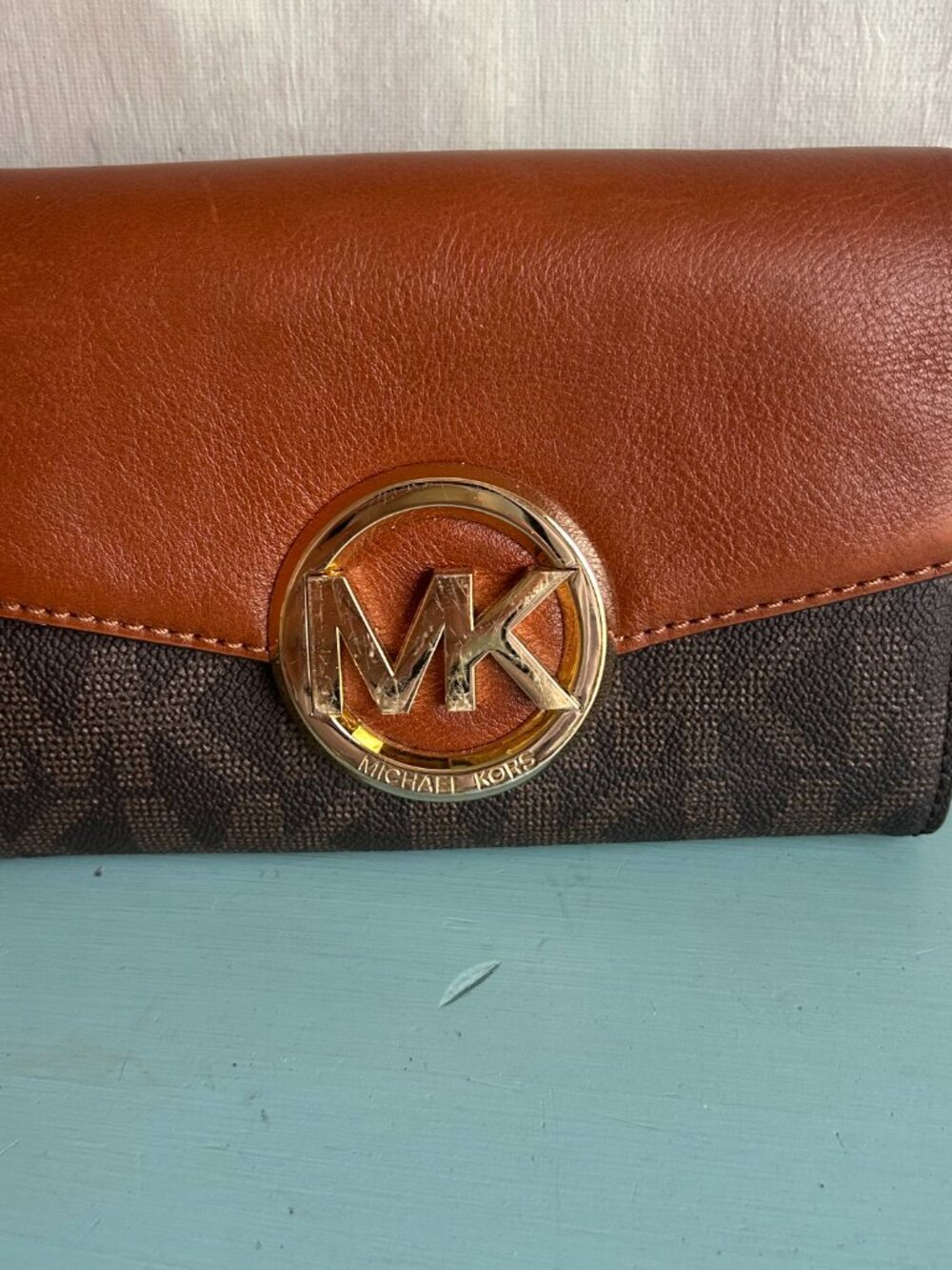 Michael Kors Logo Hudson Phone Crossbody Bag Signature Brown MINT CONDITION - Picture 4 of 14